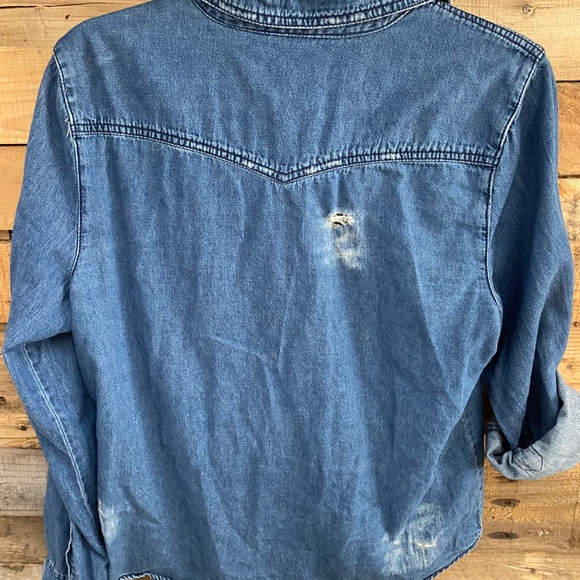 Miley Cyrus button up denim shirt - Picture 3 of 3